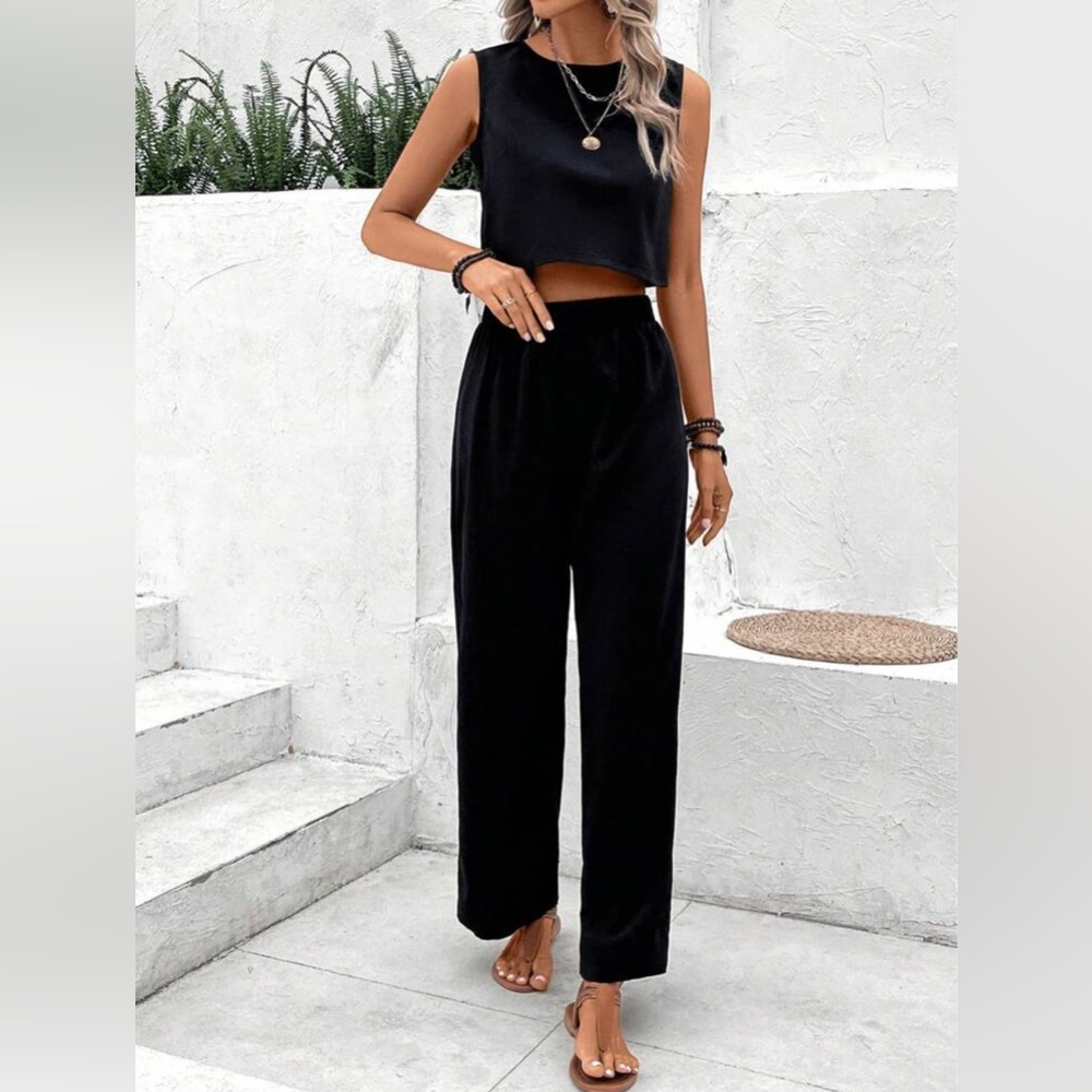 Black Sleeveless Crop Top and Black Straight Leg Loose Fit Set - Size Small